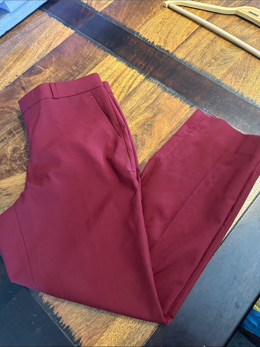 Banana Republic Avery deep red pants size 6 EUC